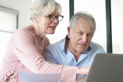 403(b) contra  401(k): ¿Cuál es la diferencia?