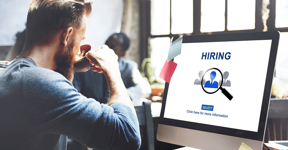 55 empresas que ayudan a los empleados a pagar la deuda de préstamos estudiantiles