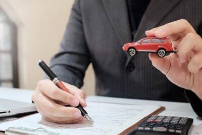 Seguro de automóvil con pago inicial bajo: 6 consejos de expertos para obtener una gran oferta en el seguro de automóvil
