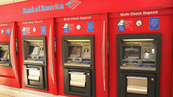 ¿Están cerrando los cajeros automáticos?  ¿O los cajeros automáticos siguen abiertos las 24 horas del día, los 7 días de la semana?