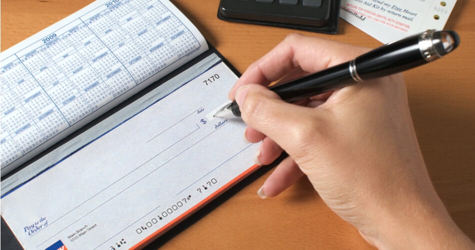¿Puedo utilizar un cheque con una dirección antigua?