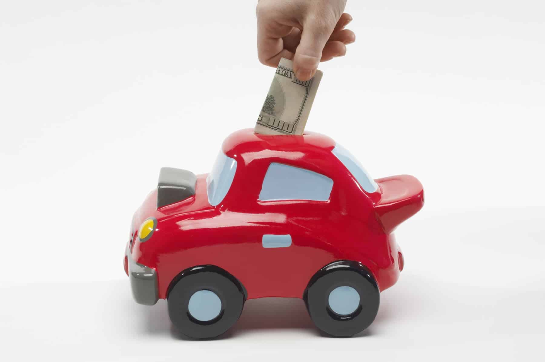 10 trucos brillantes que te ayudarán a ahorrar dinero en tu coche