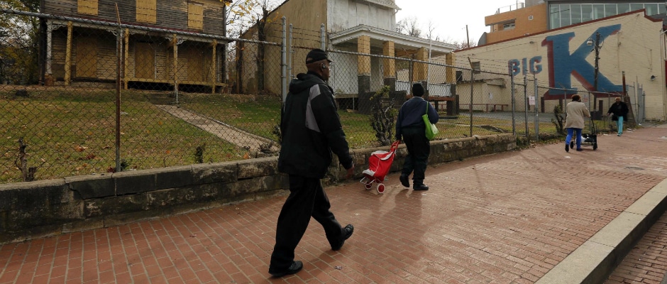 9 datos sorprendentes sobre la brecha de riqueza racial en Estados Unidos