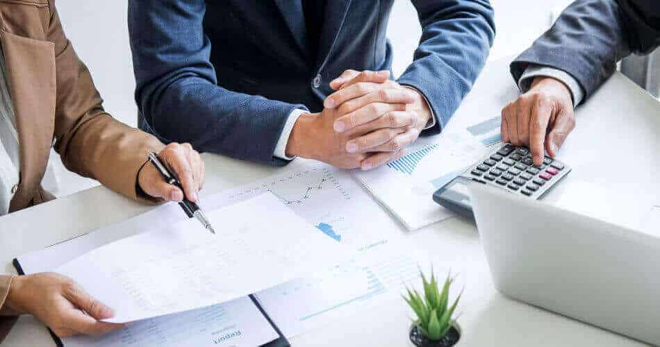 Accionista vs. Interesado: Diferencias clave y ejemplos