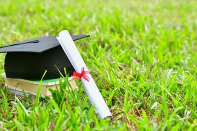Cómo ahorrar para la universidad: Guía completa para ahorrar para la educación