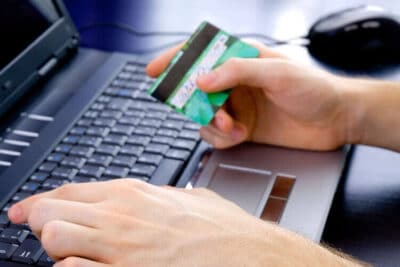 Cómo cambiar el nombre de tu tarjeta de crédito
