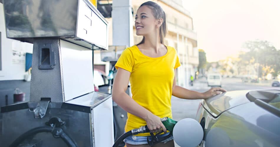 Cómo conseguir un mayor rendimiento de la gasolina: 8 formas sencillas