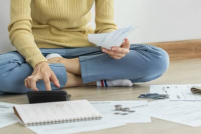 Cómo presupuestar dinero con pocos ingresos