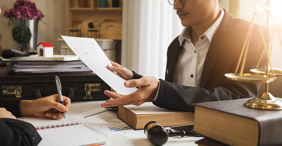 Préstamos para gastos legales: ¿Puedes pedir préstamos para pagar a un abogado?