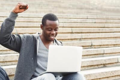 Refinanciación de los préstamos estudiantiles en 2022: la guía completa
