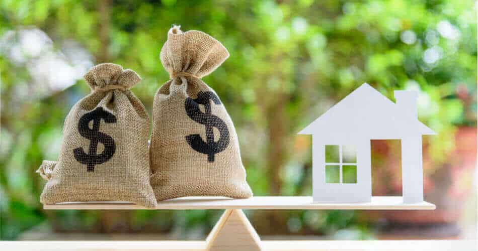 Refinanciación en efectivo vs. HELOC: ¿Qué es mejor?