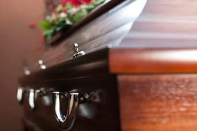 Todo lo que debes saber sobre los costes de los funerales y cómo pagarlos