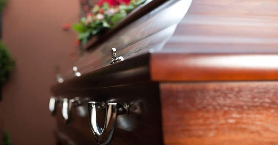 Todo lo que debes saber sobre los costes de los funerales y cómo pagarlos