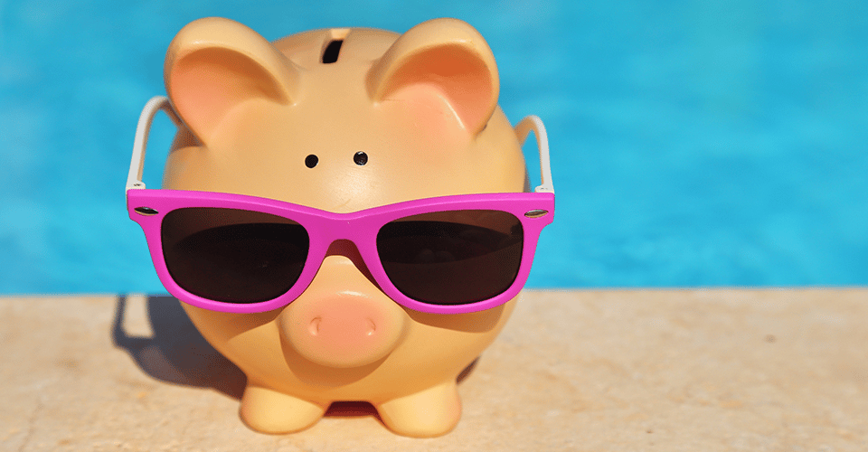 ¿Cuál es el coste medio de una piscina exterior? 6 factores a tener en cuenta