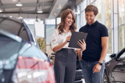 ¿Cuánto cuesta alquilar un Tesla? Compara todos los modelos