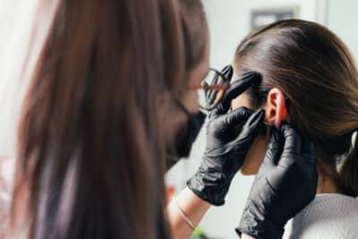 ¿Cuánto cuesta hacerse un piercing en las orejas?