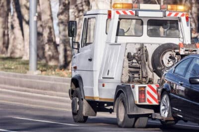 ¿Cuánto cuesta remolcar un coche?