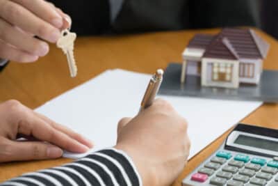 ¿Debes hacer una oferta baja por una casa?