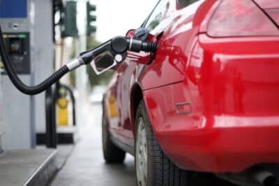 ¿Por qué el gasóleo es más caro que la gasolina?
