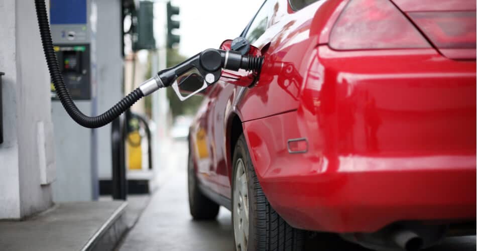 ¿Por qué el gasóleo es más caro que la gasolina?
