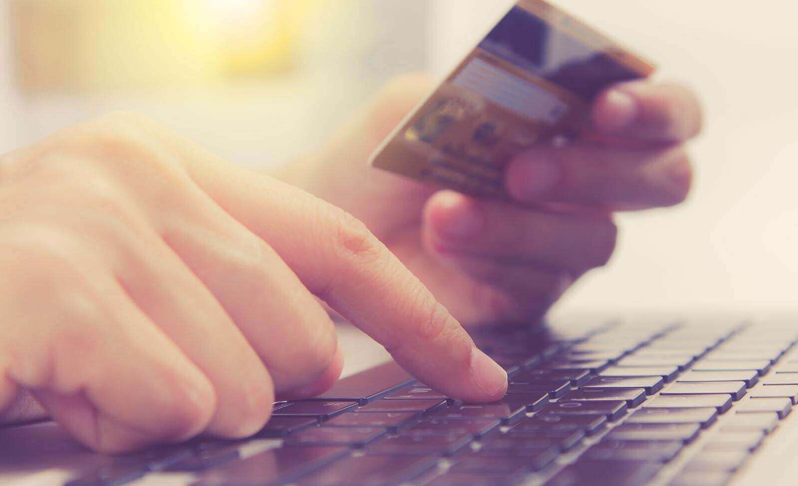 ¿Puedes comprar acciones con una tarjeta de crédito?