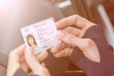 ¿Qué debo hacer si me roban el carné de conducir?