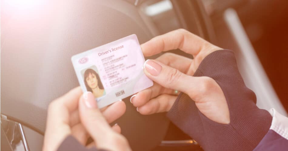 ¿Qué debo hacer si me roban el carné de conducir?