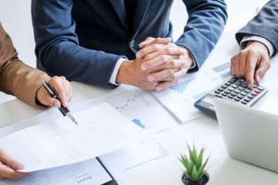 ¿Qué es un préstamo intermedio?