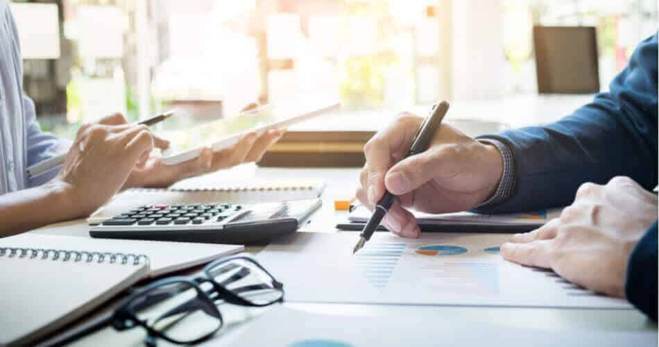 ¿Se consideran activos las cuentas corrientes y las cuentas de ahorro?